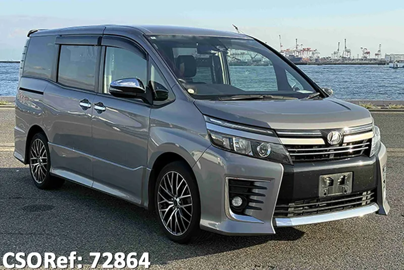 Toyota / Voxy 2016